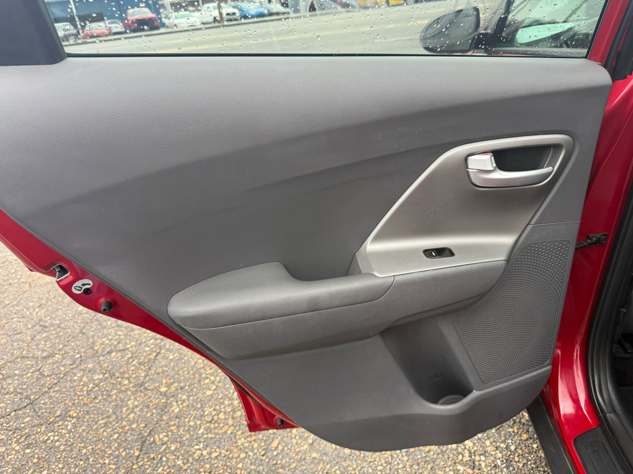 Used 2017 Kia Niro LX image 21