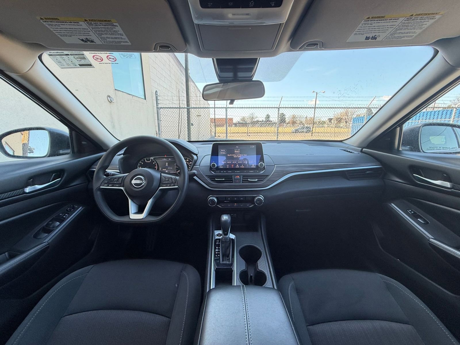 Used 2025 Nissan Altima 2.5 SV image 31