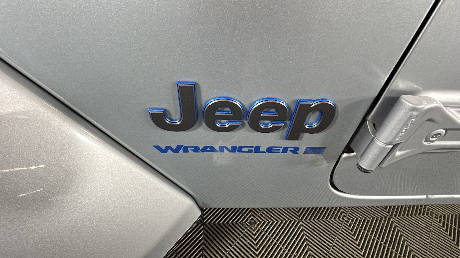 Used 2024 Jeep Wrangler Unlimited w/ Convenience Group AWD/4WD image 11