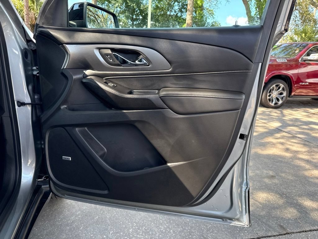 Used 2023 Chevrolet Traverse Premier w/ Redline Edition FWD image 27