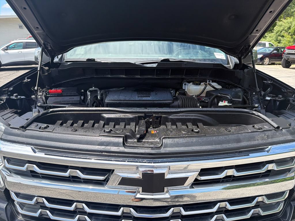 Used 2024 Chevrolet Silverado 1500 LTZ AWD/4WD image 28