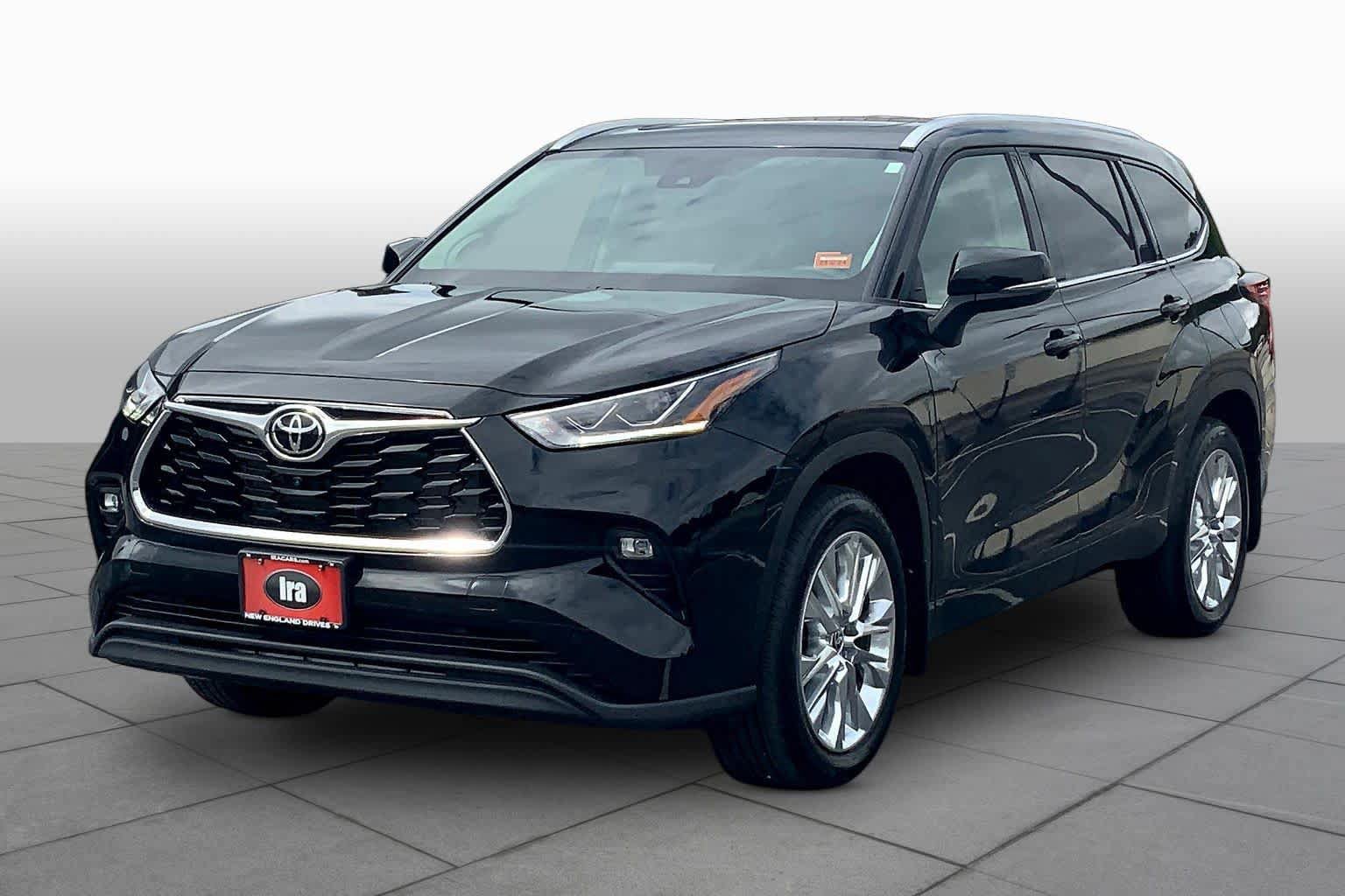 Used 2022 Toyota Highlander Limited AWD/4WD image 2