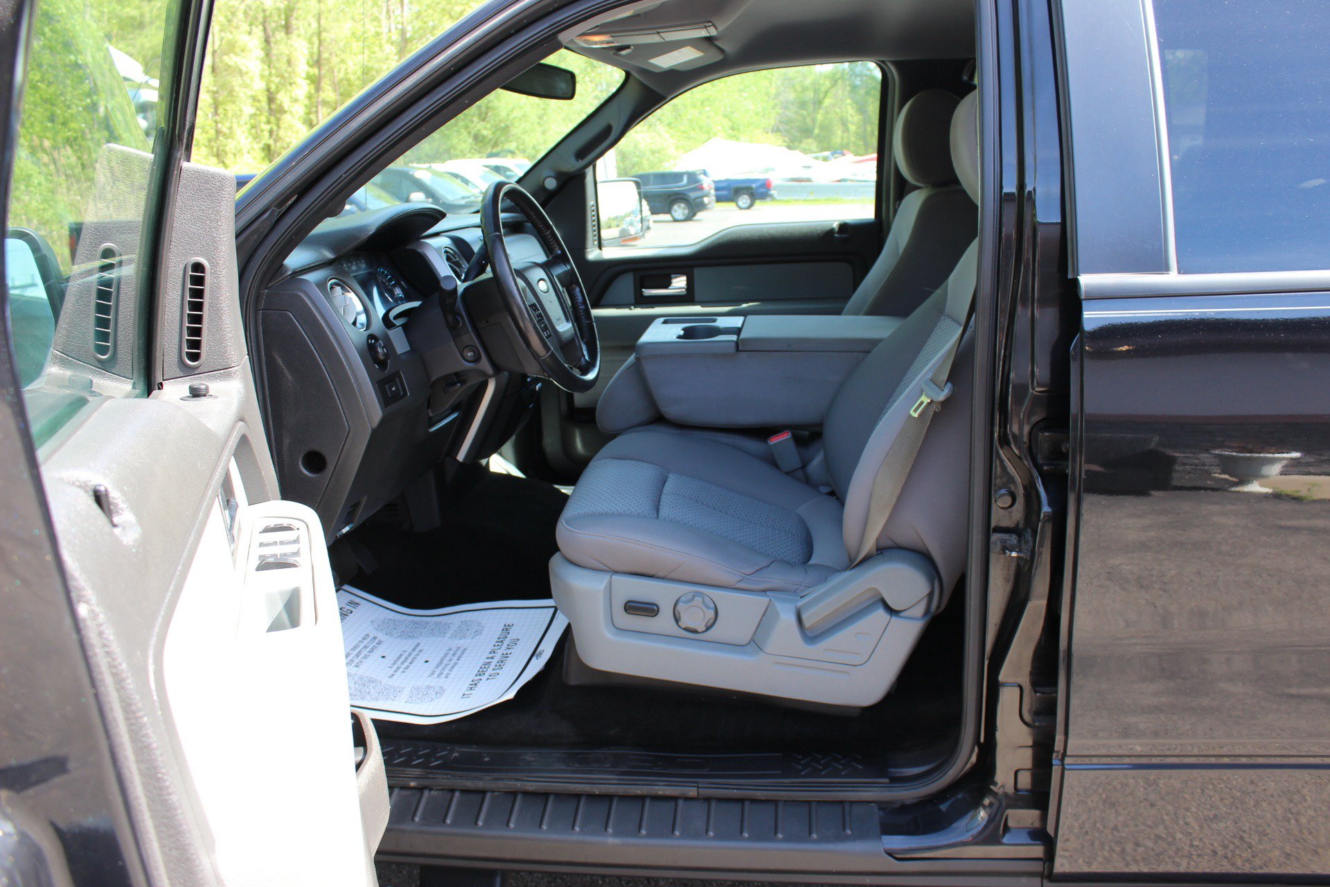 Used 2013 Ford F150 XLT w/ Luxury Equipment Group AWD/4WD image 15