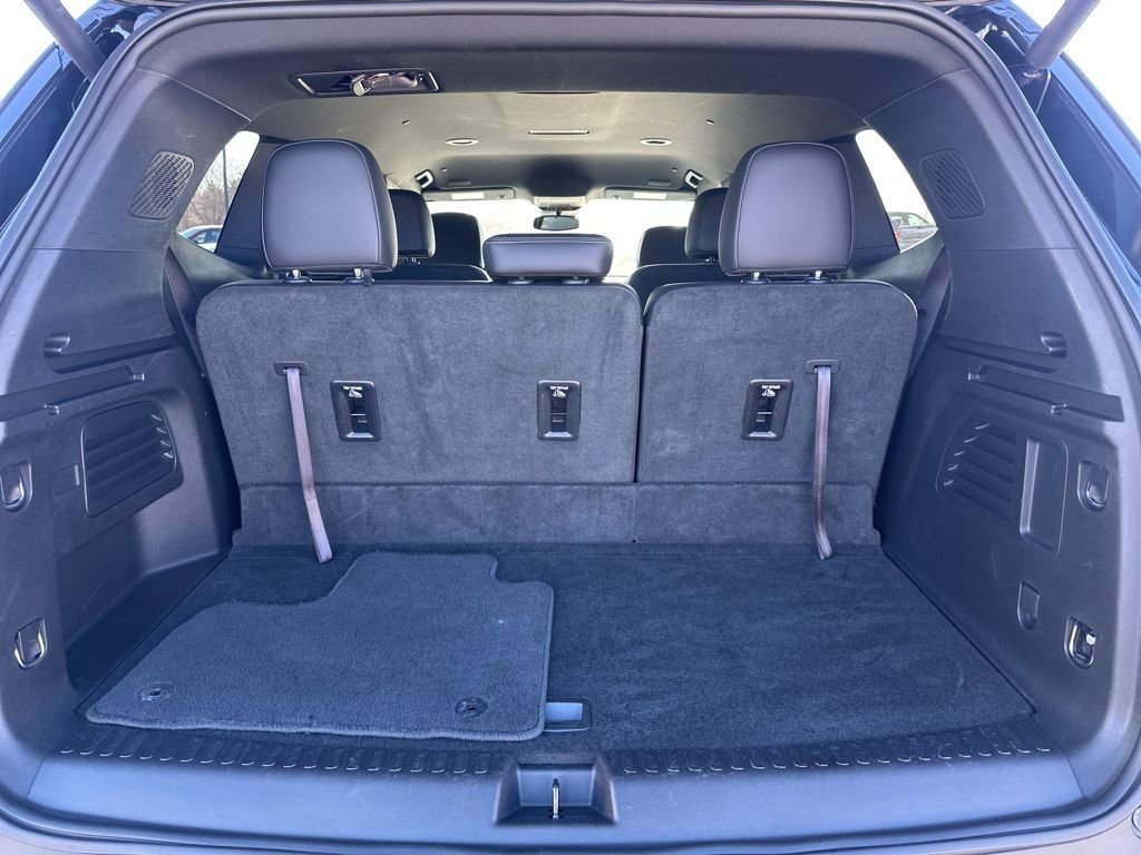 Used 2025 Buick Enclave Preferred image 9
