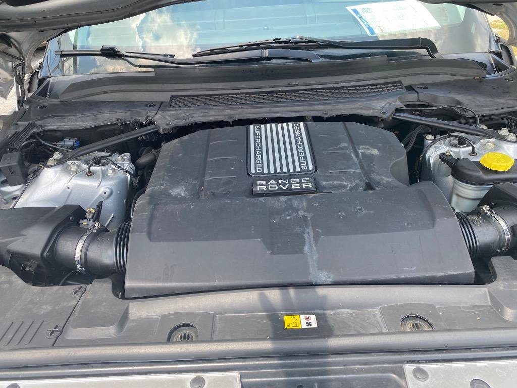 Used 2014 Land Rover Range Rover Supercharged AWD/4WD image 25