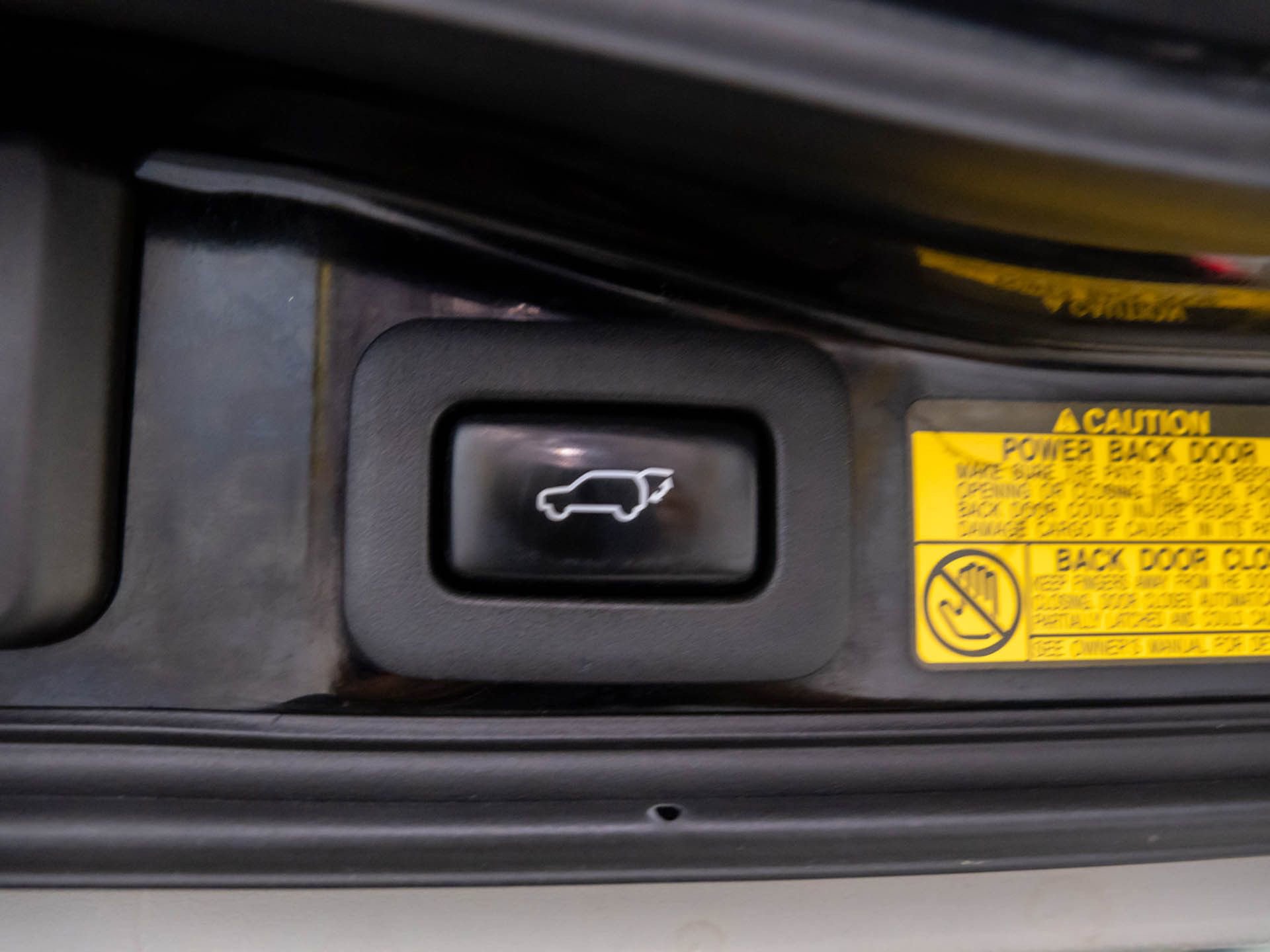 Used 2014 Lexus LX 570 4WD w/ Luxury Package image 36