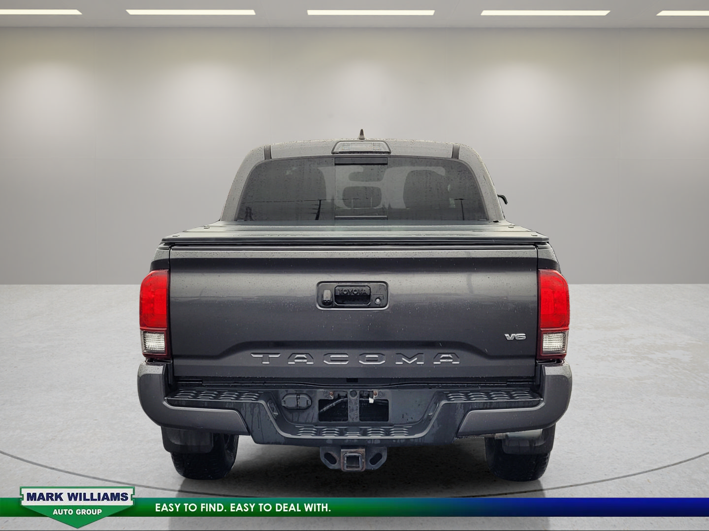 Used 2018 Toyota Tacoma TRD Sport AWD/4WD image 5