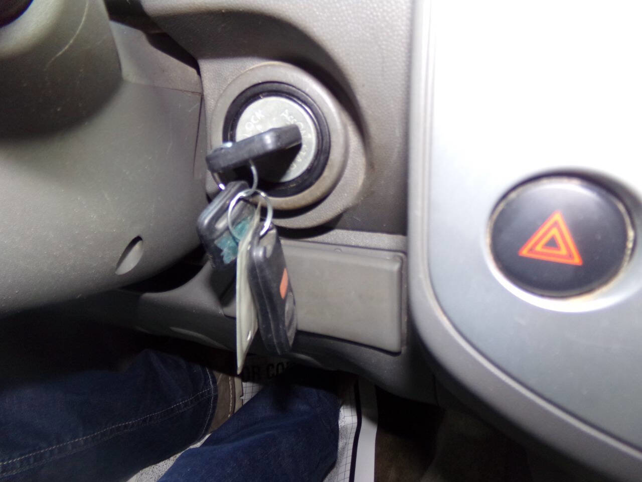 Used 2018 Nissan Frontier SV image 60