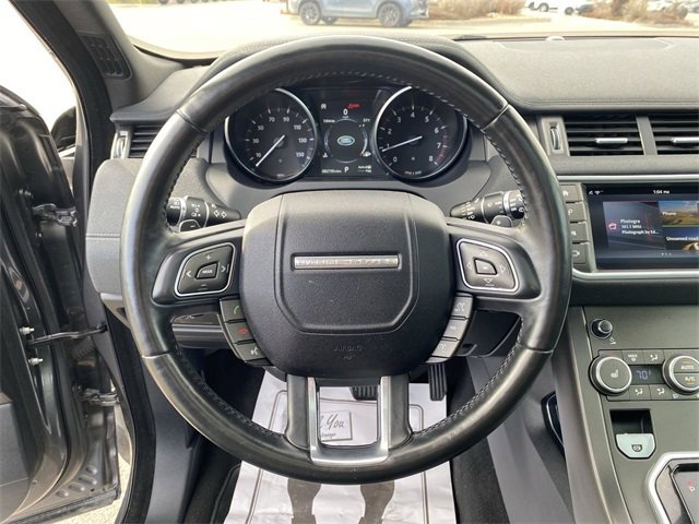 Used 2018 Land Rover Range Rover Evoque SE image 16