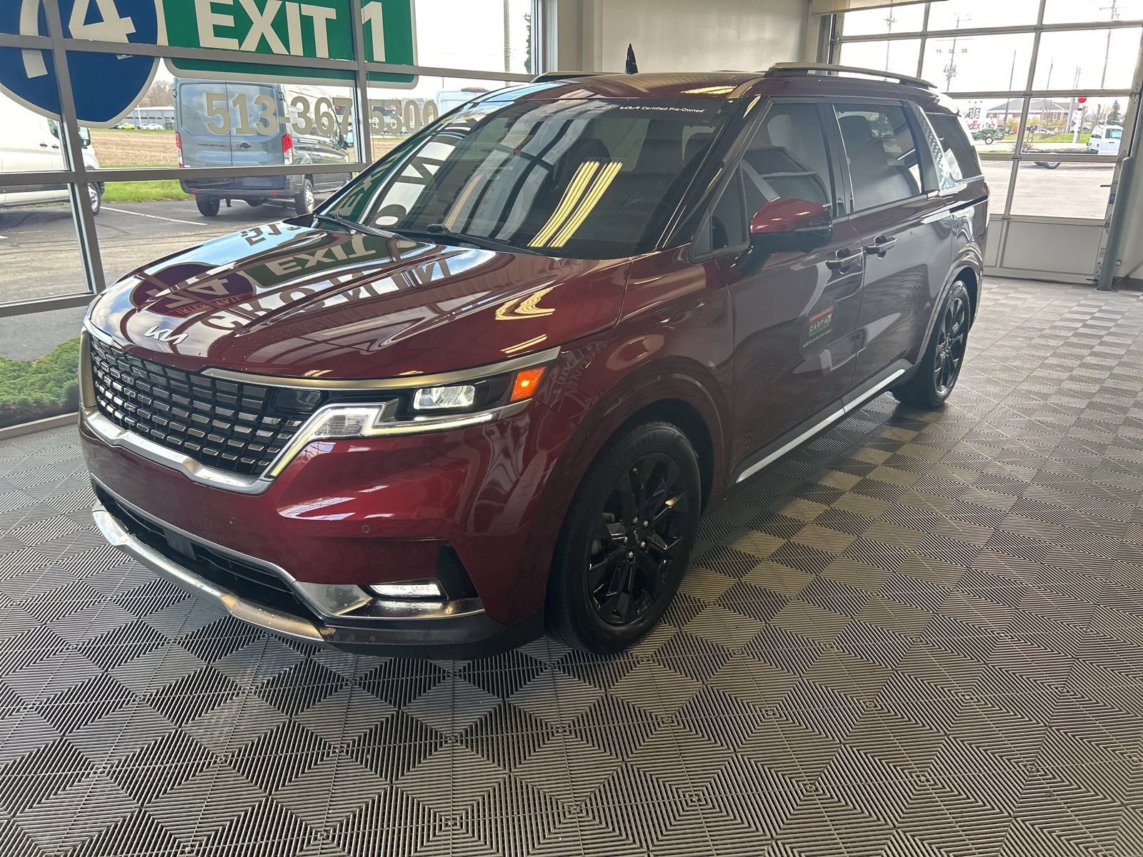 Used 2022 Kia Carnival SX image 3