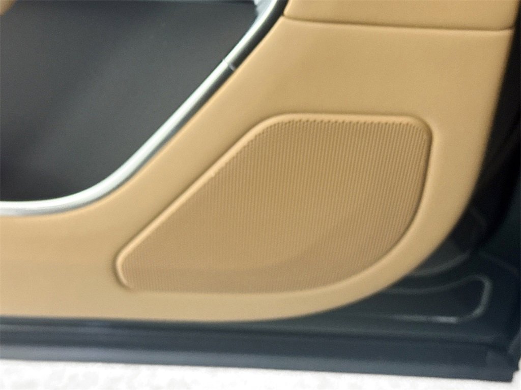 New 2026 Land Rover Range Rover Long Wheelbase SE image 18