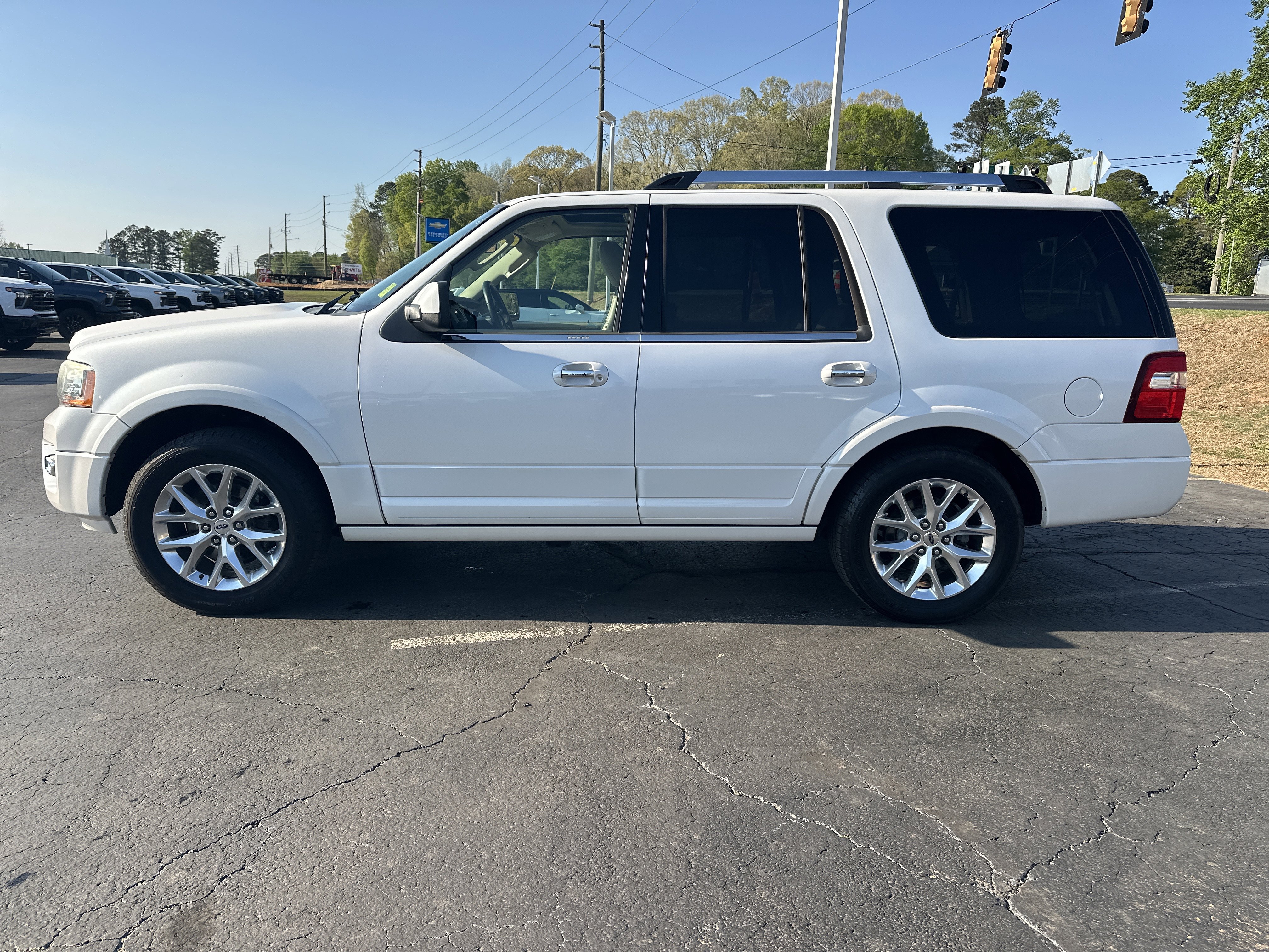 Used 2017 Ford Expedition Limited w/ Equipment Group 301A RWD image 5