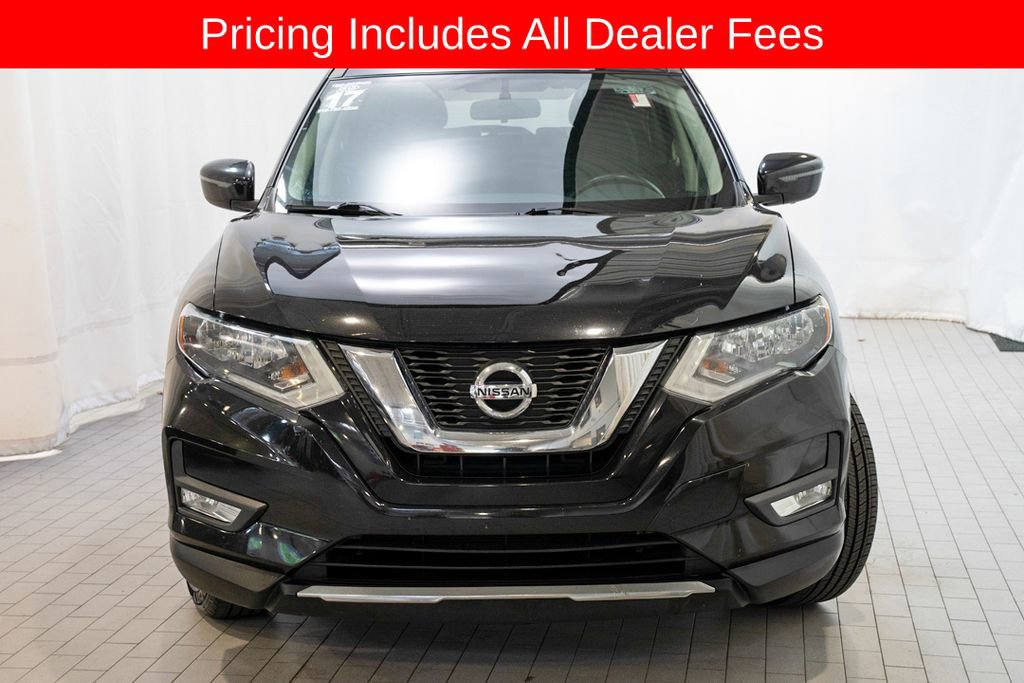 Used 2017 Nissan Rogue SV AWD/4WD image 2
