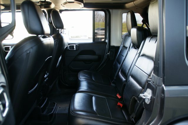 Used 2018 Jeep Wrangler Unlimited Sahara image 24