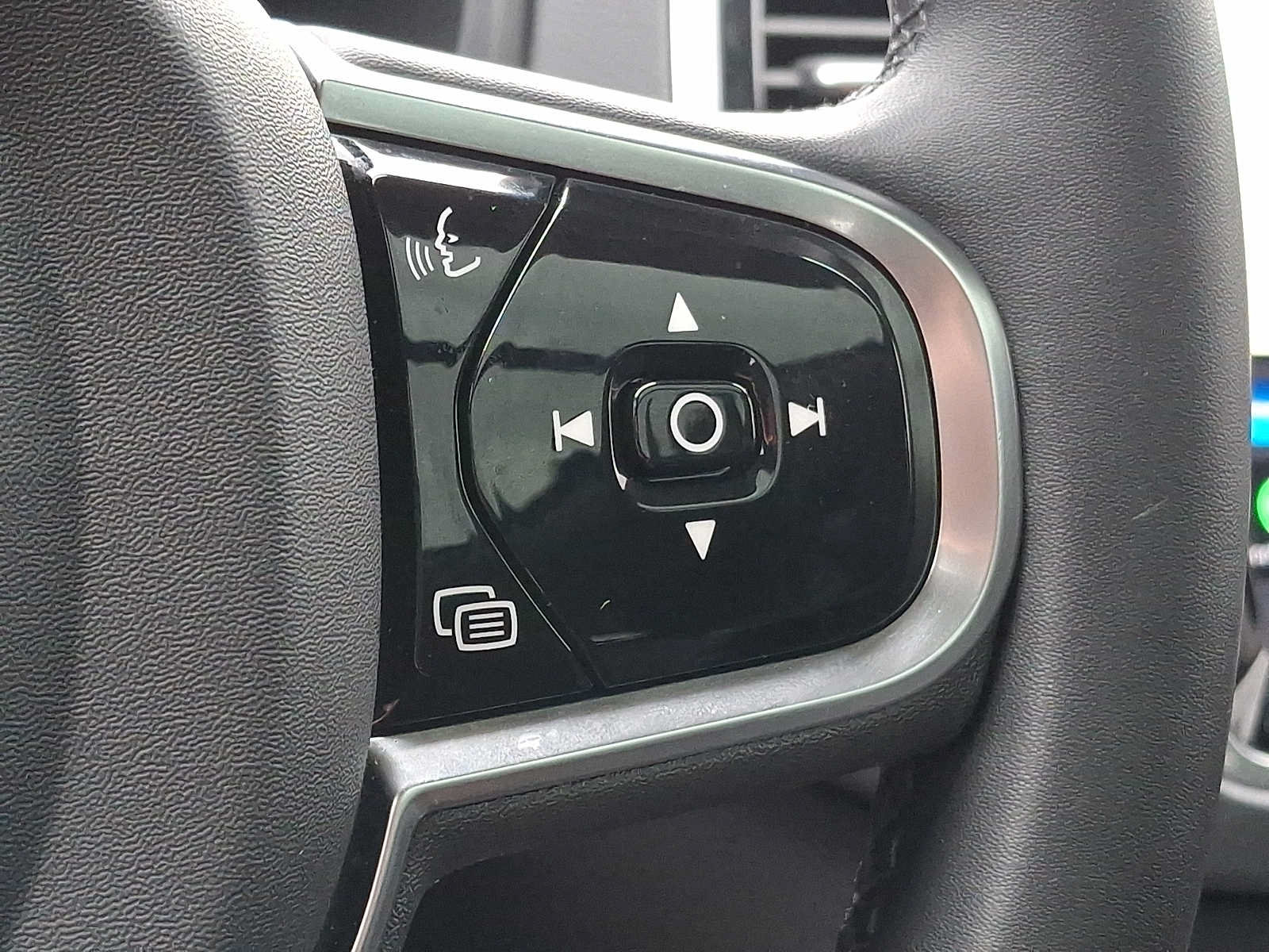 Used 2024 Volvo XC90 B6 Ultimate w/ Protection Package Premier AWD/4WD image 21