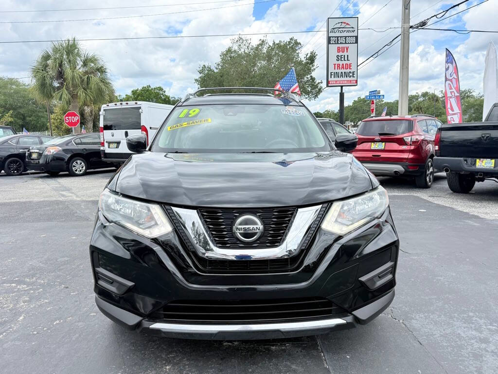 Used 2019 Nissan Rogue S w/ Special Edition Package FWD image 2