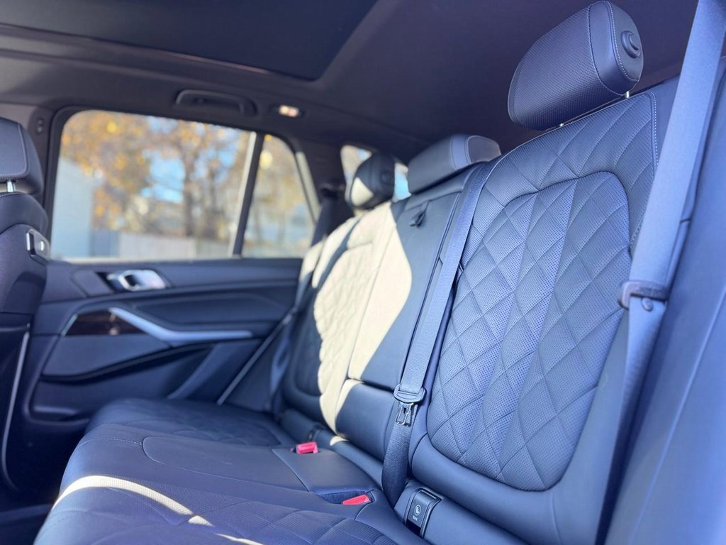 Used 2024 BMW X5 xDrive50e image 20