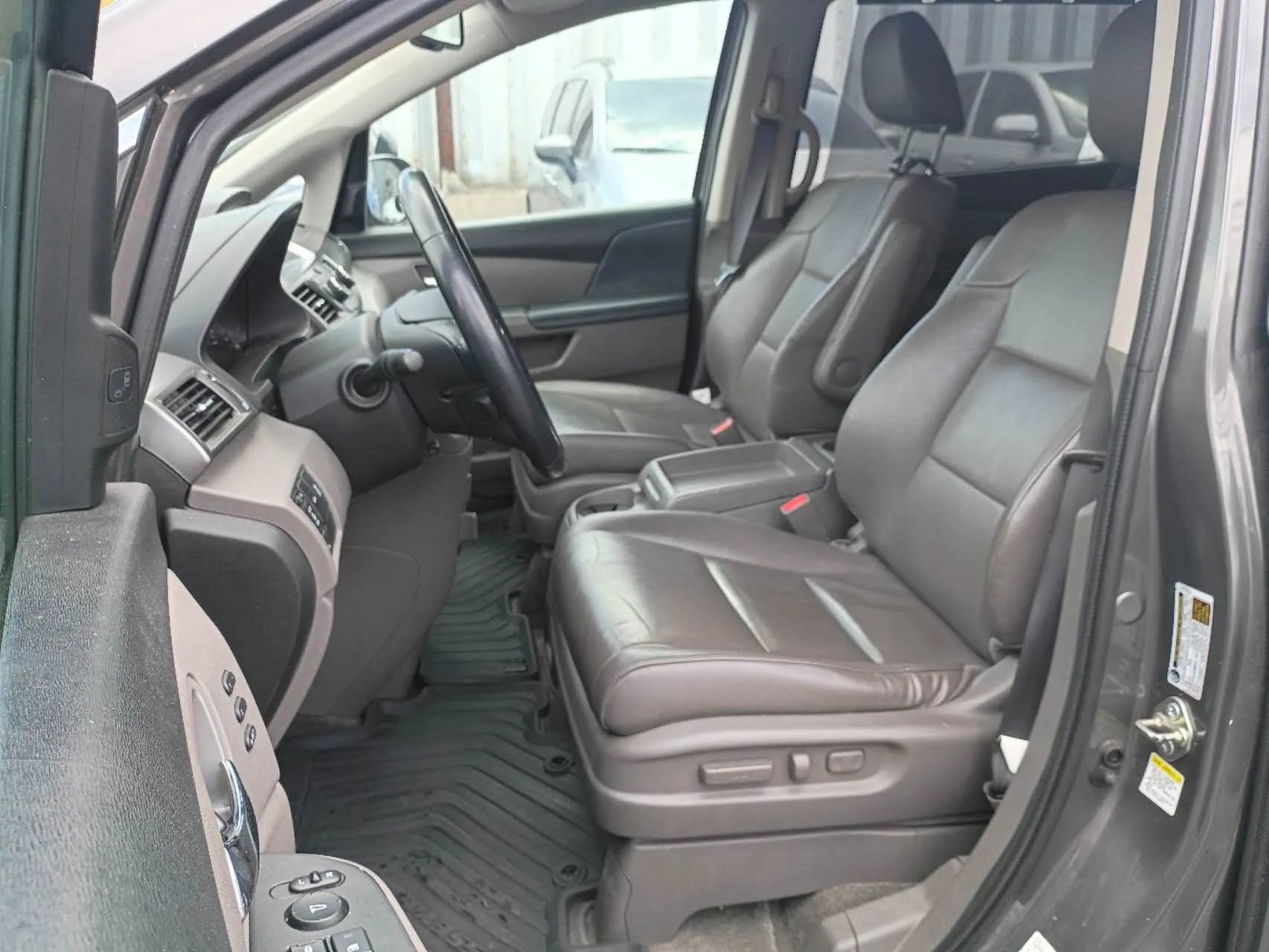 Used 2015 Honda Odyssey Touring Elite image 13