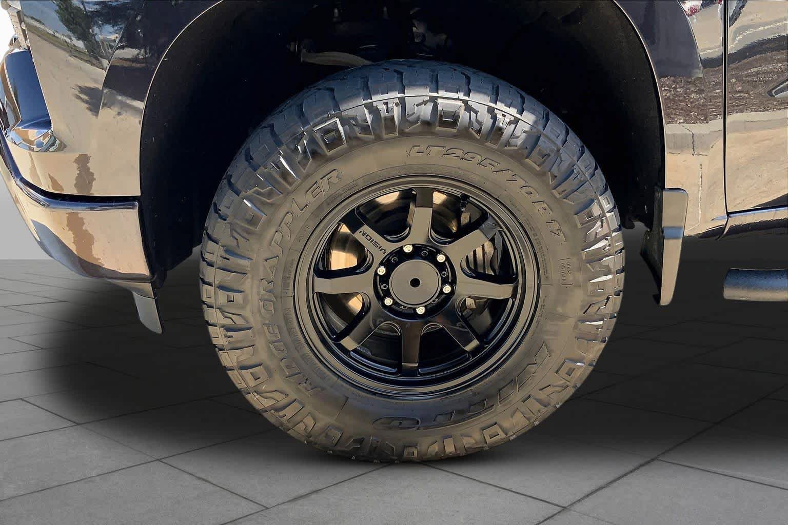 Used 2022 Chevrolet Silverado 1500 RST AWD/4WD image 11