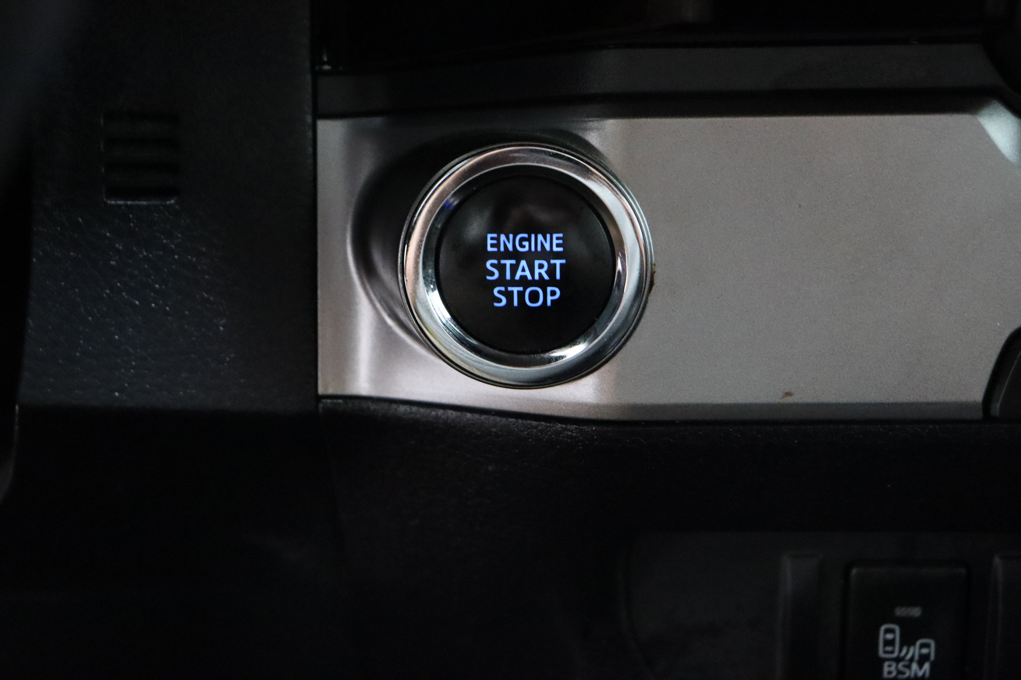 Used 2017 Toyota Tacoma Limited w/ Tow Package image 18