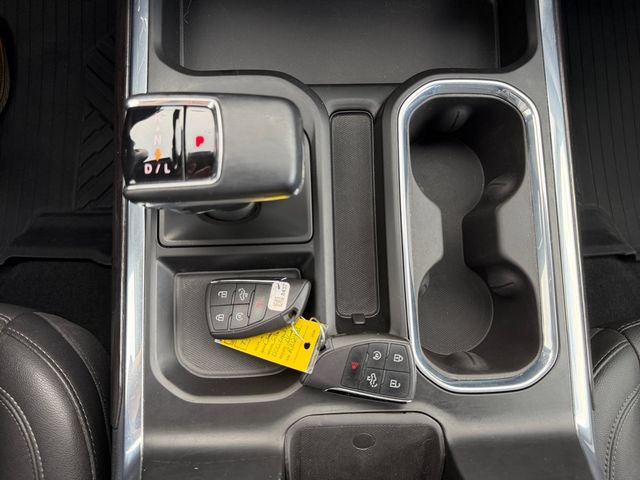 Used 2024 Chevrolet Silverado 1500 LTZ AWD/4WD image 32