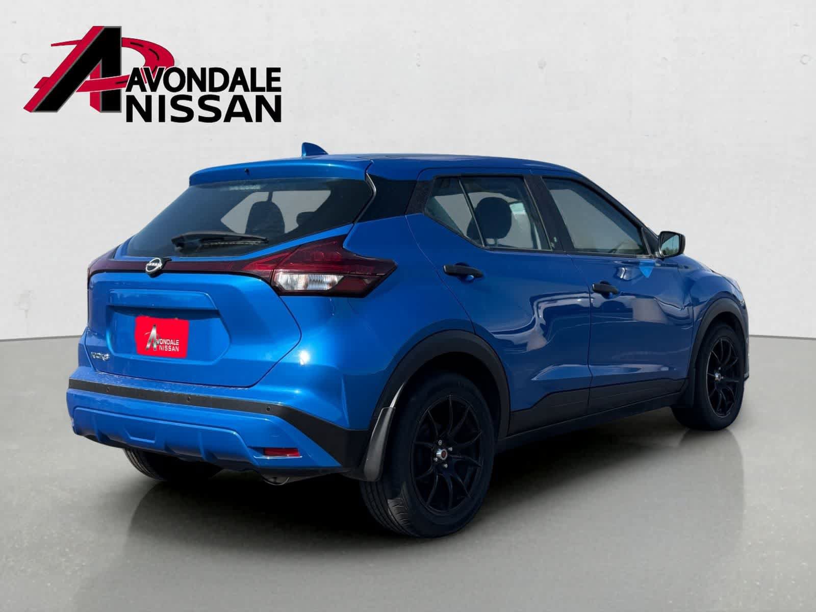 Used 2023 Nissan Kicks S FWD image 3