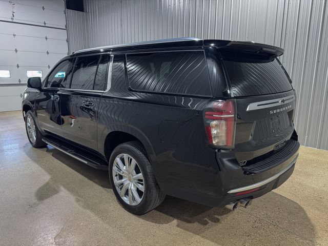 Used 2023 Chevrolet Suburban High Country AWD/4WD image 3
