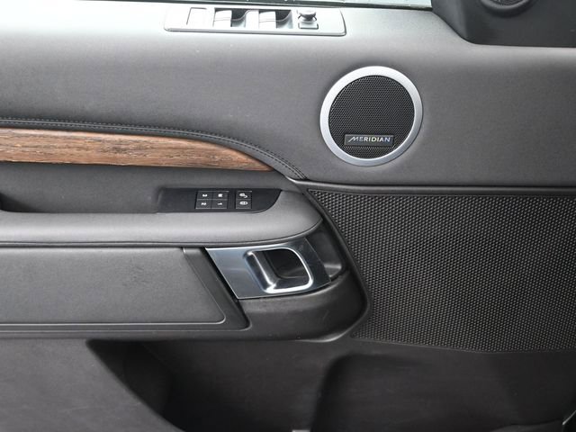 Used 2018 Land Rover Discovery HSE image 14