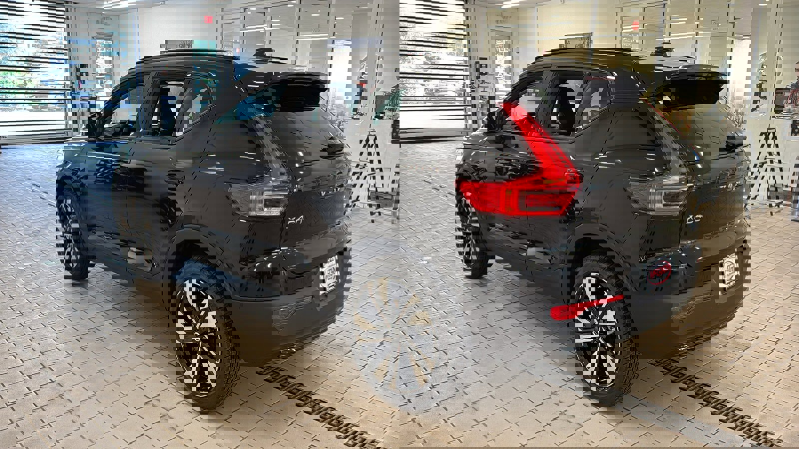 Used 2026 Volvo XC40 B5 Ultra w/ Protection Package Premier image 7