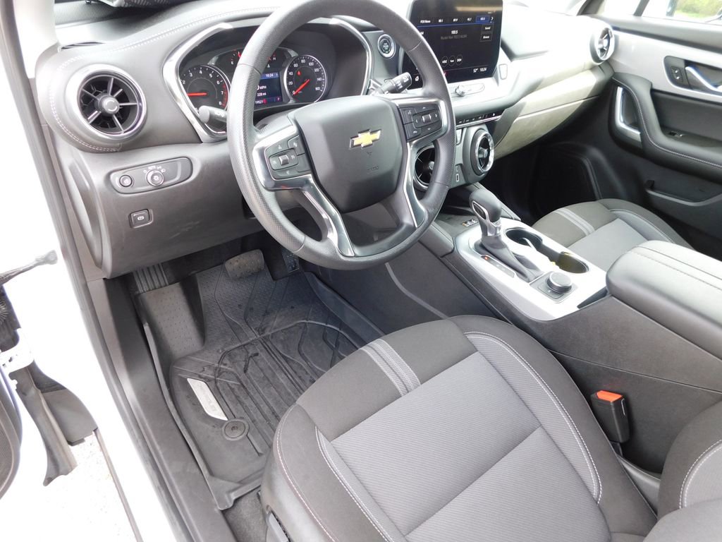 Used 2024 Chevrolet Blazer LT w/ Convenience Package image 14