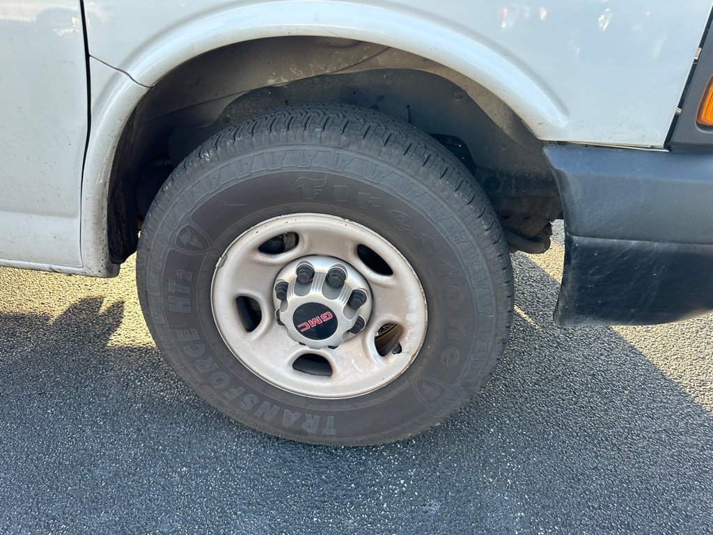 Used 2014 GMC Savana 3500 image 16