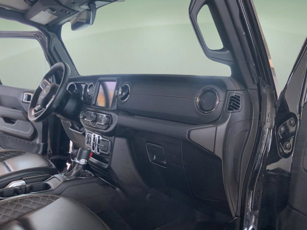 Used 2022 Jeep Wrangler Unlimited Sahara AWD/4WD image 34