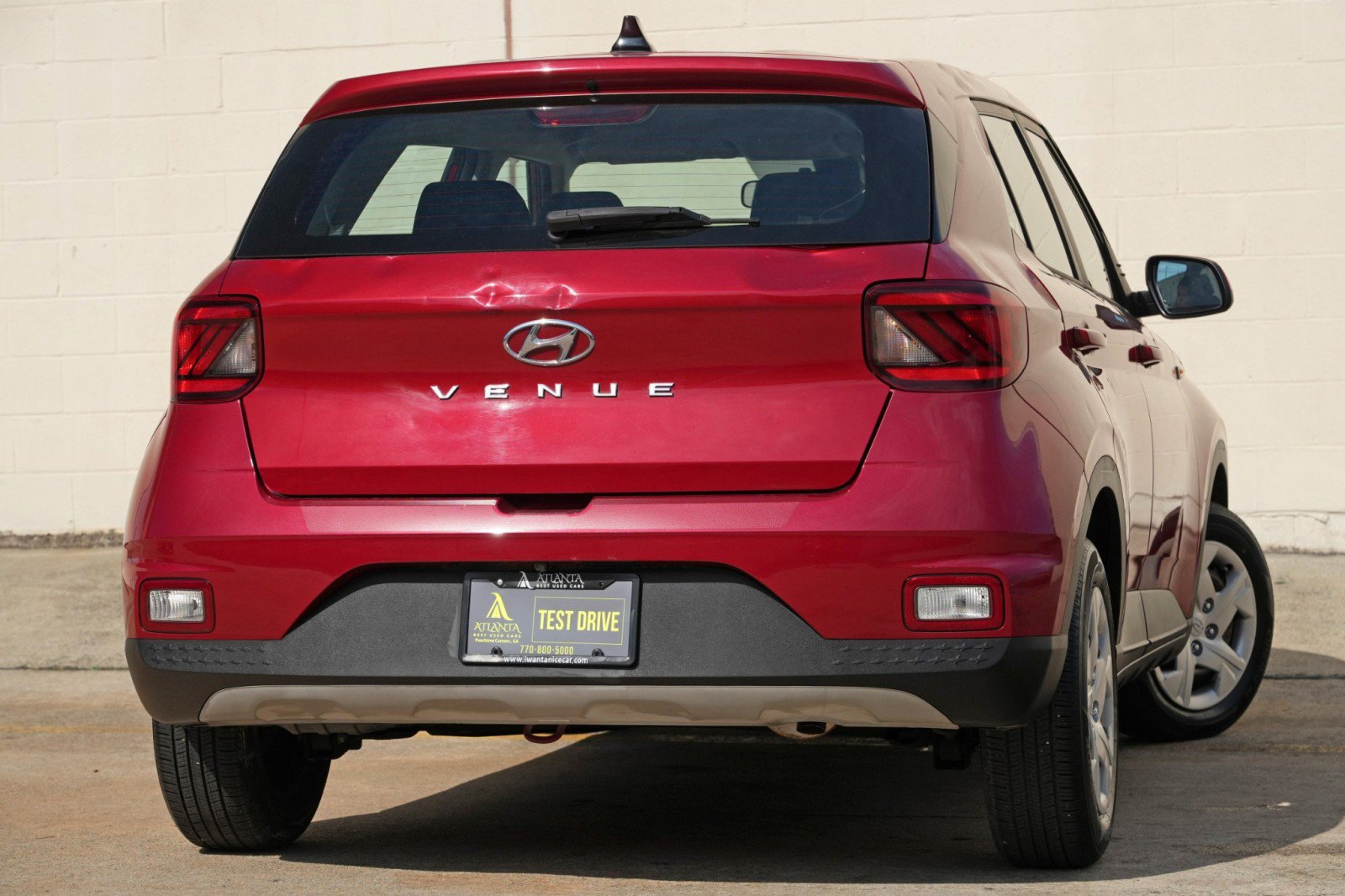 Used 2020 Hyundai Venue SE FWD image 4