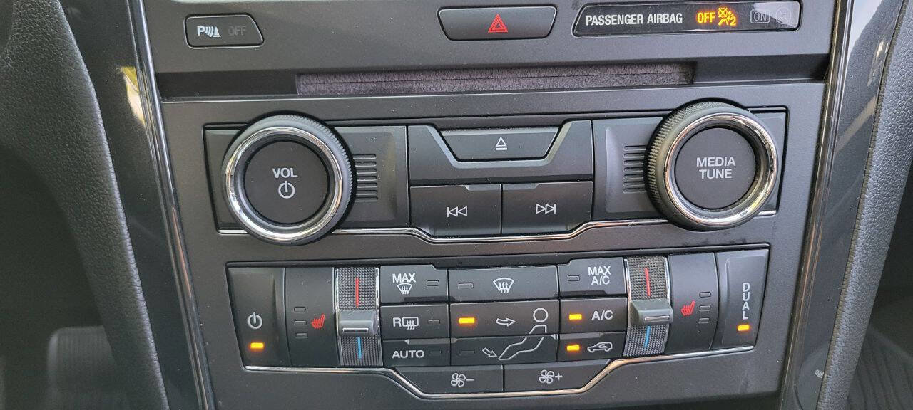 Used 2018 Ford Explorer XLT w/ Equipment Group 202A image 31