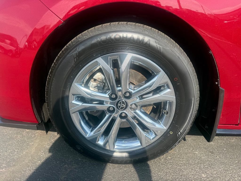 Used 2022 Toyota Sienna XSE w/ XSE Plus Package AWD/4WD image 9