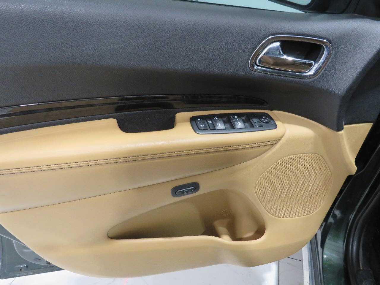 Used 2011 Dodge Durango Citadel w/ Trailer Tow Group IV image 25