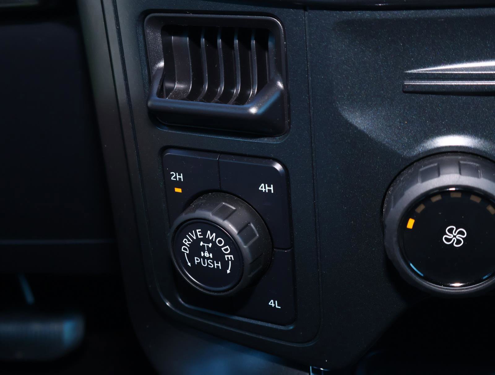 Used 2025 Ford F150 STX w/ Equipment Group 200A image 28