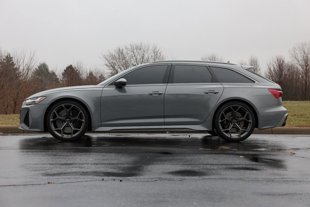Used 2025 Audi RS 6 performance w/ Blue RS Design Package Plus image 18