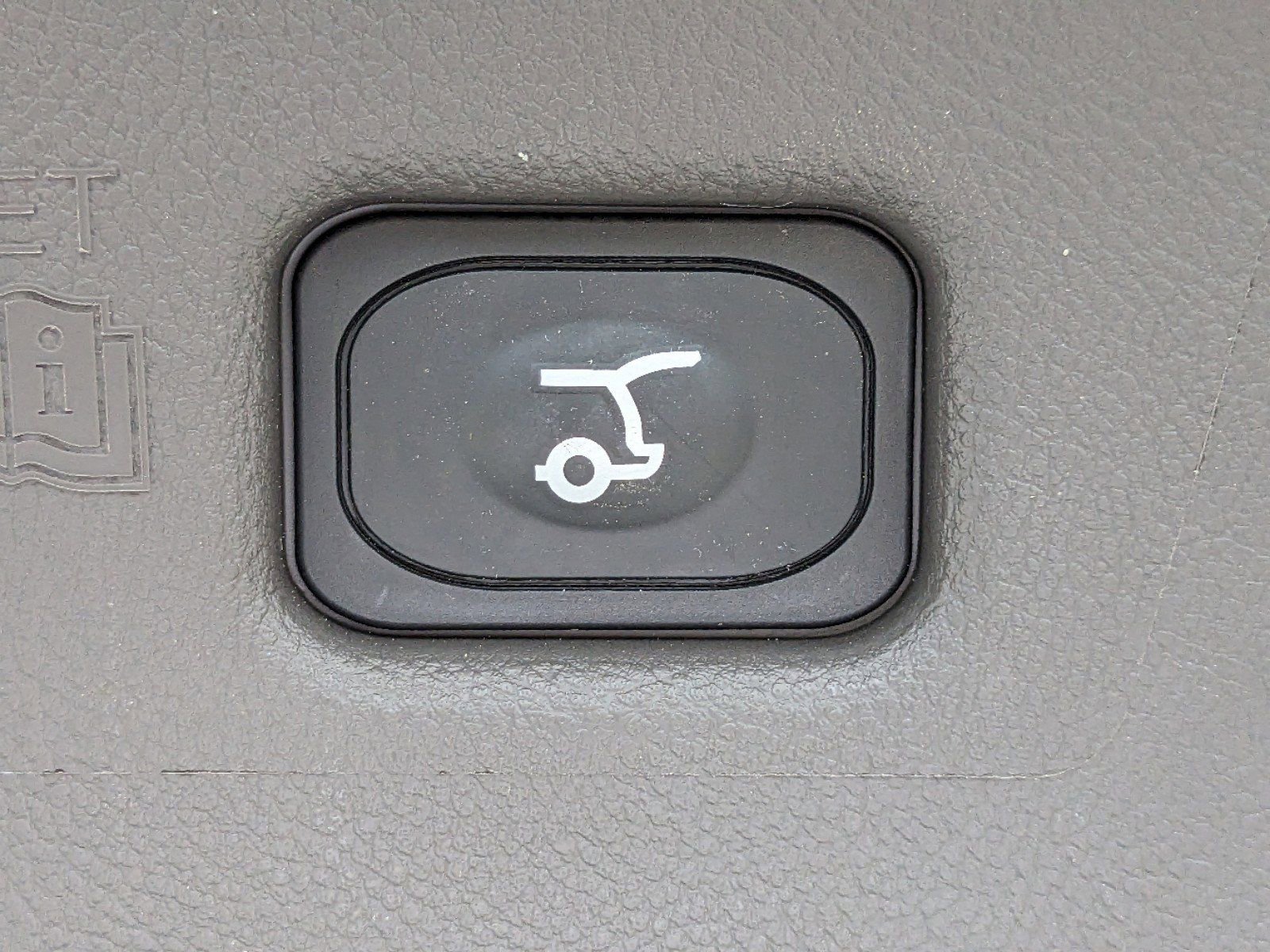 Certified 2023 Lincoln Nautilus Reserve w/ Equipment Group 202A image 15