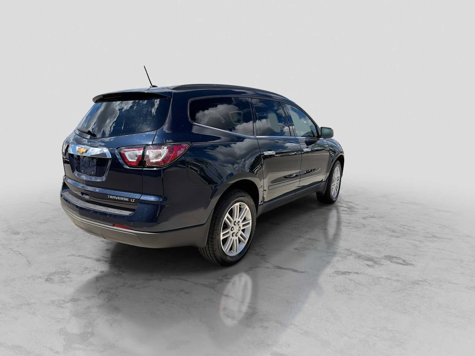 Used 2015 Chevrolet Traverse LT w/ Traveler's Package FWD image 6