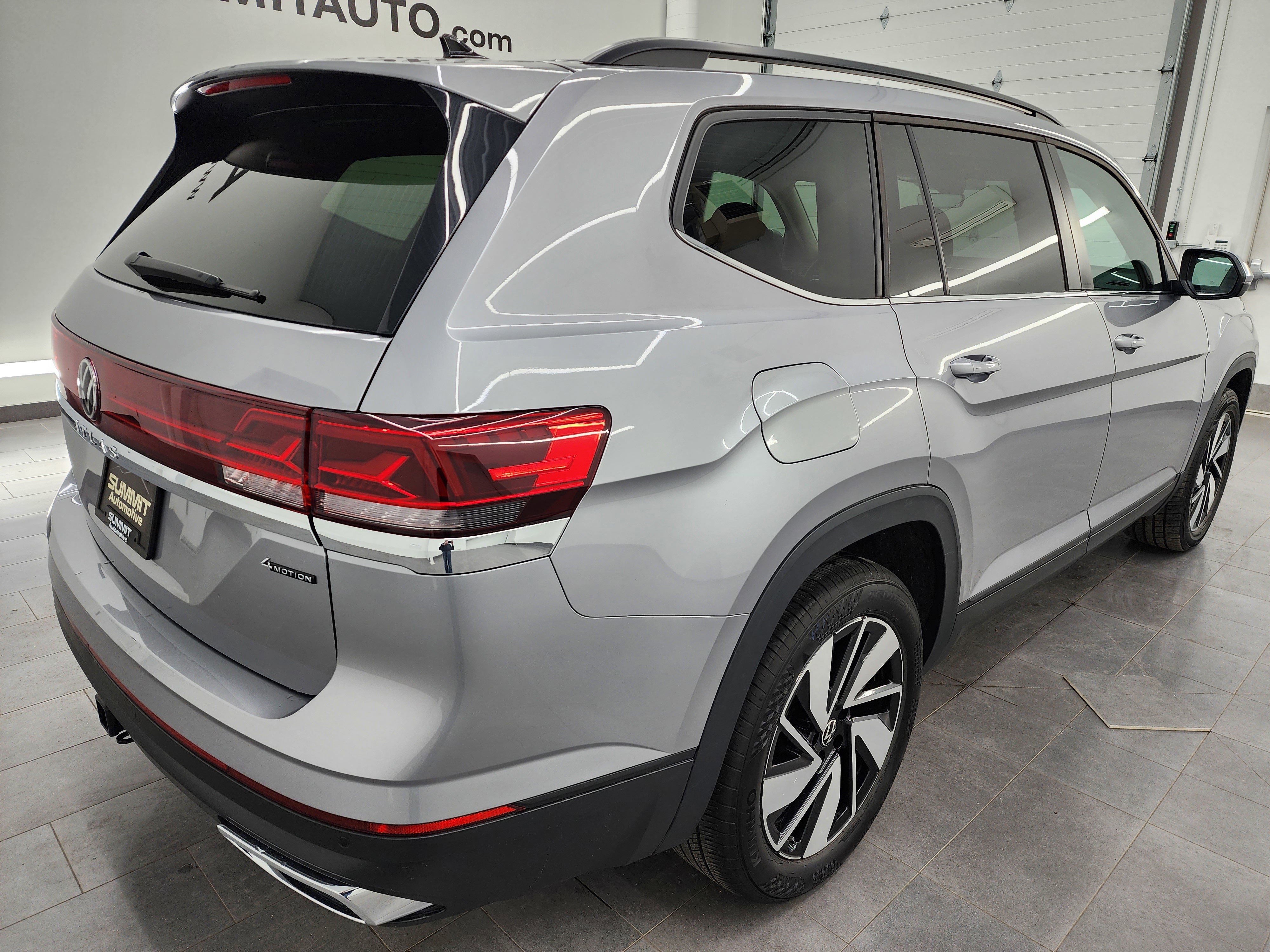 Used 2025 Volkswagen Atlas SE image 5