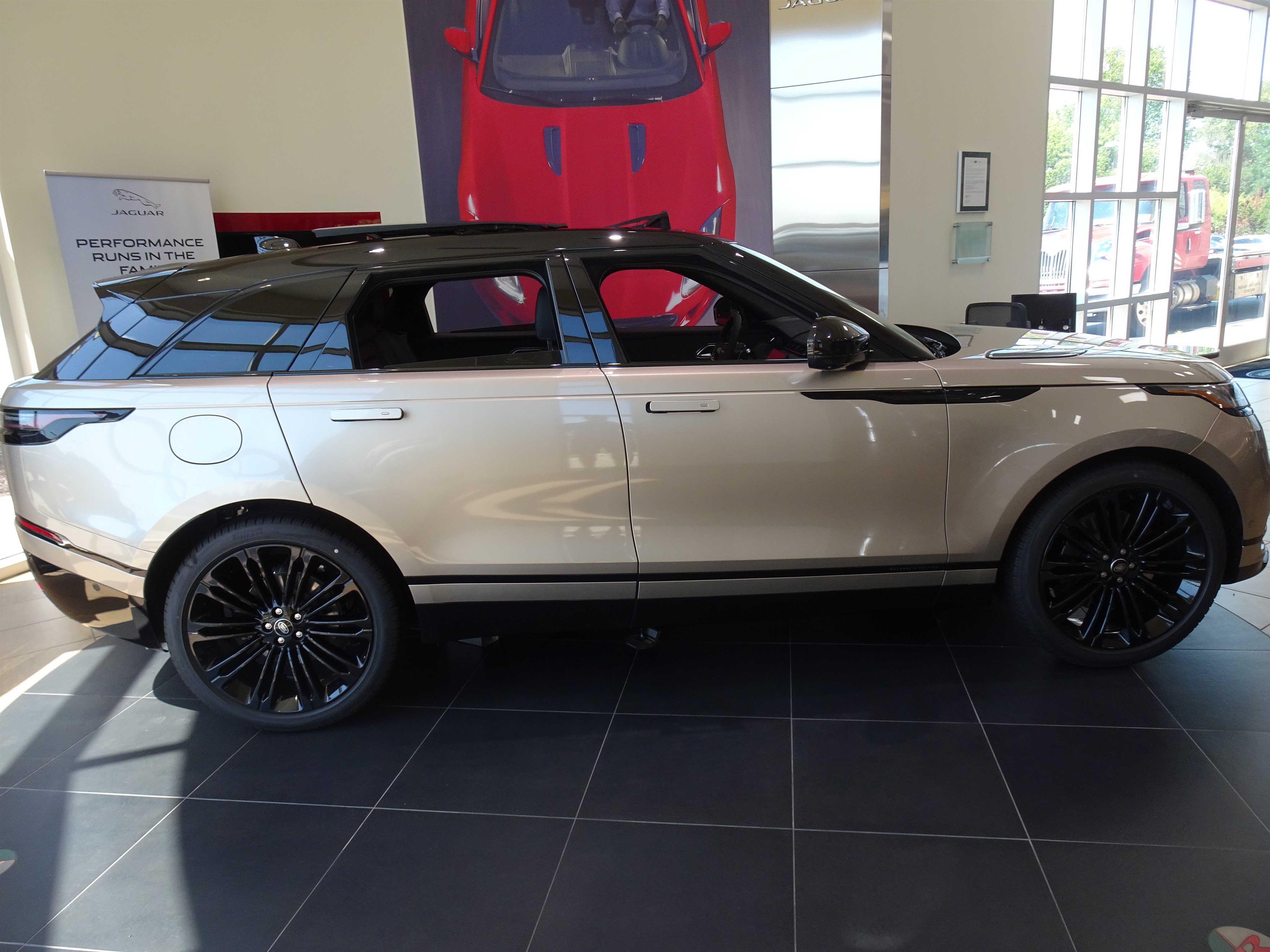 New 2026 Land Rover Range Rover Velar Belgravia AWD/4WD image 12