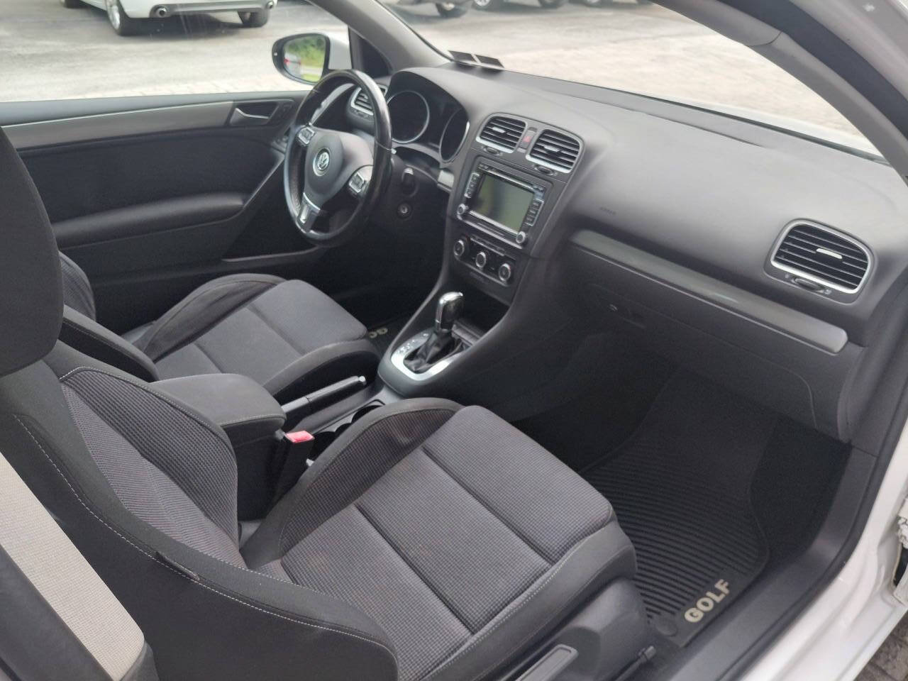 Used 2013 Volkswagen Golf 2-Door FWD image 11