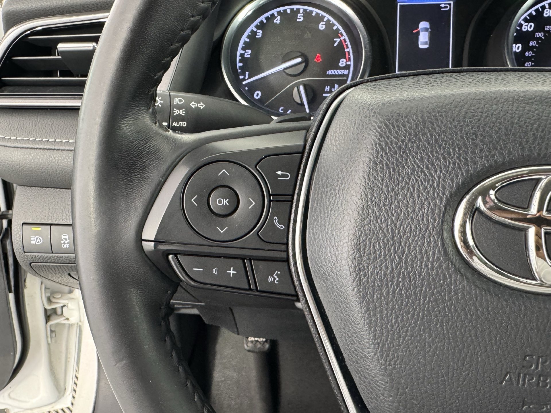 Used 2020 Toyota Camry SE FWD image 25