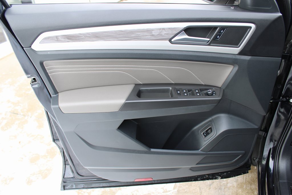 Certified 2023 Volkswagen Atlas Cross Sport SE image 9