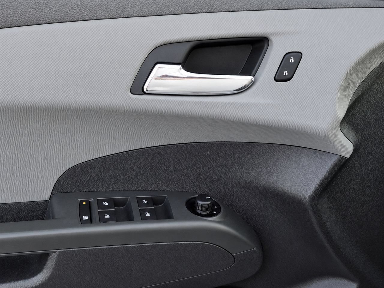 Certified 2019 Chevrolet Sonic LT w/ Convenience Package FWD image 12