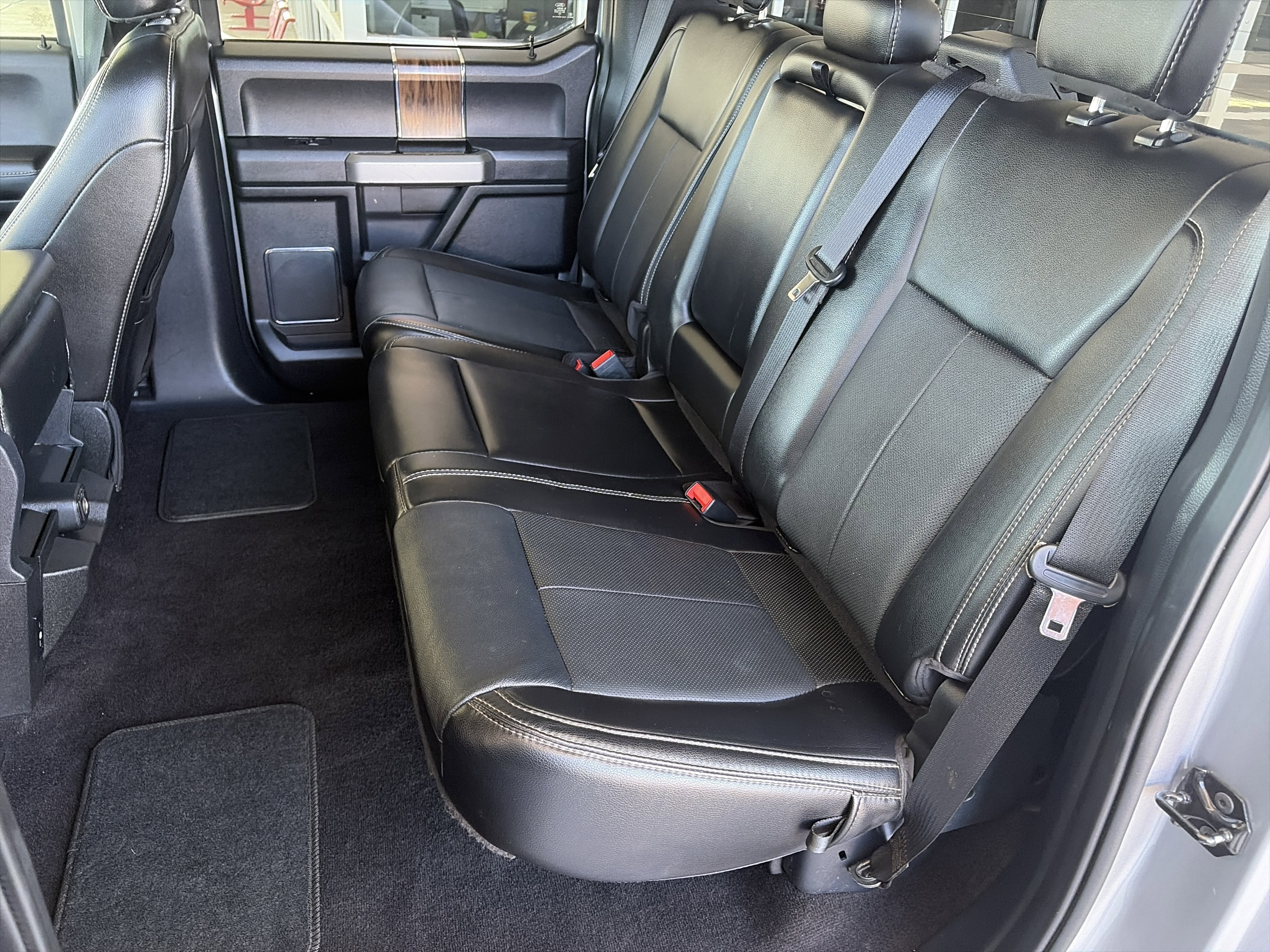 Used 2020 Ford F150 Lariat RWD image 11