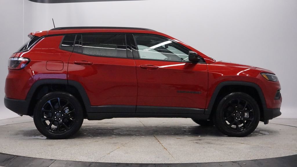 New 2026 Jeep Compass Latitude AWD/4WD image 10