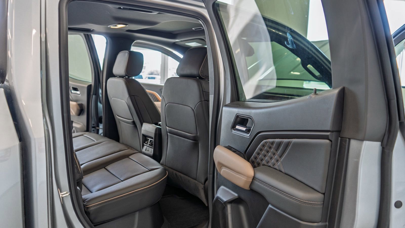 New 2026 GMC Canyon Denali image 18