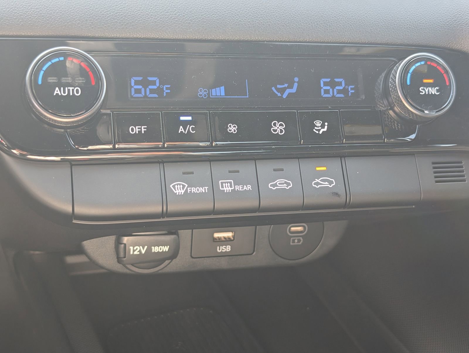 New 2025 Hyundai Elantra Sport image 10